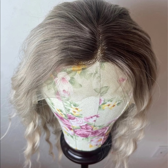 💫 18” PLATINUM BLONDE BROWN ROOTS WAVY LACE FRONT WIG * NEW* - Picture 4 of 12